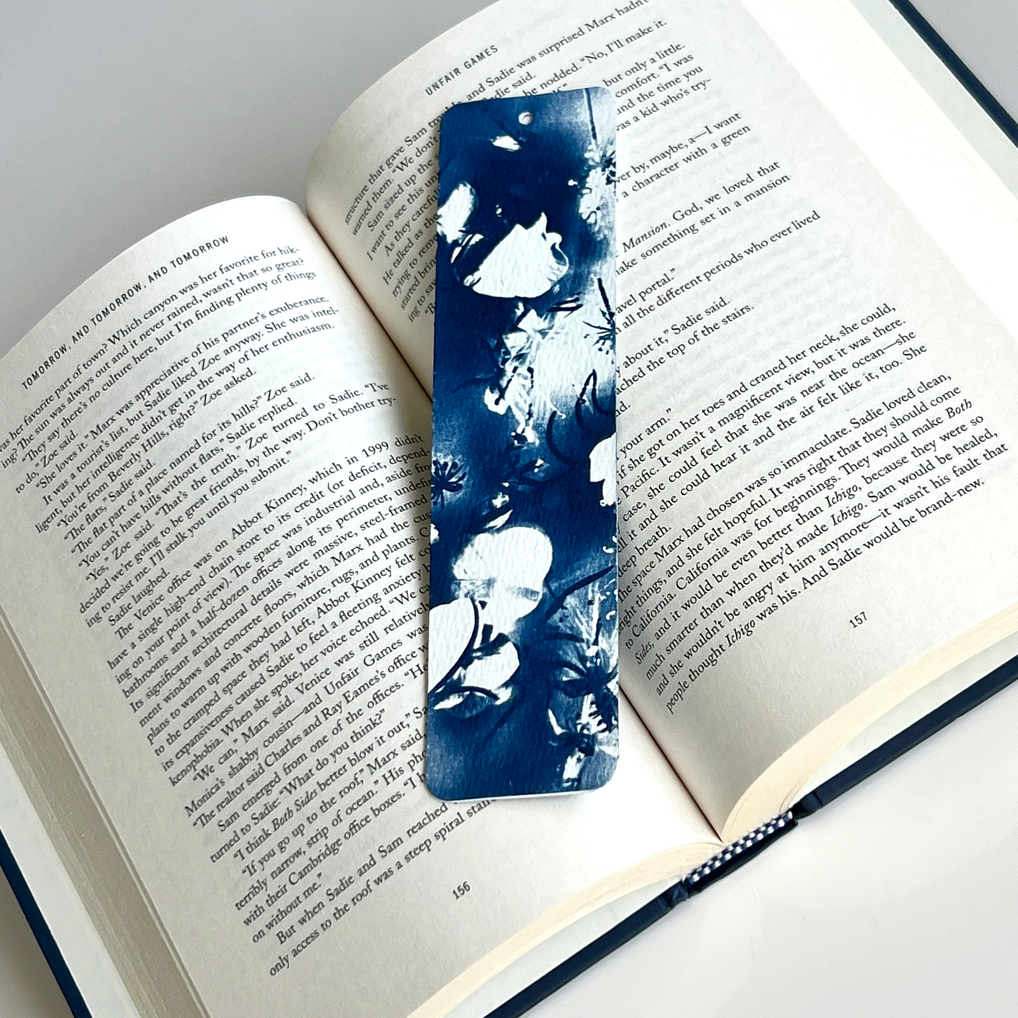 White Flowers | Bookmark