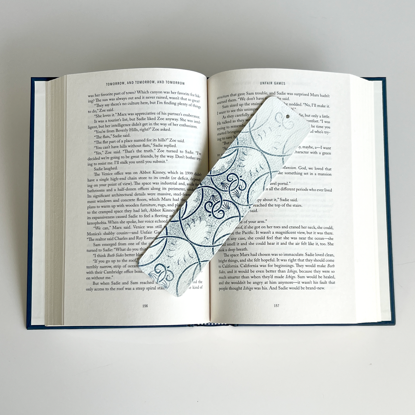 White Fleur | Bookmark