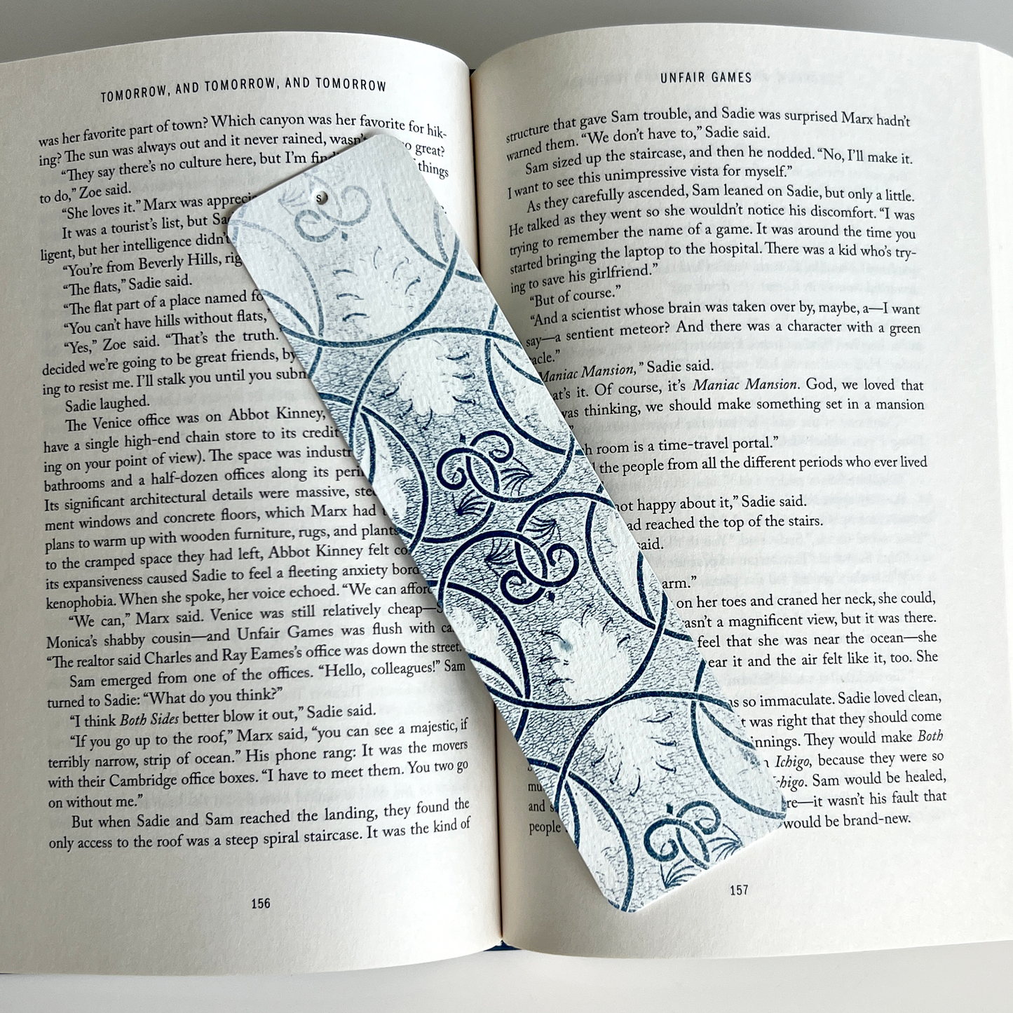 White Fleur | Bookmark