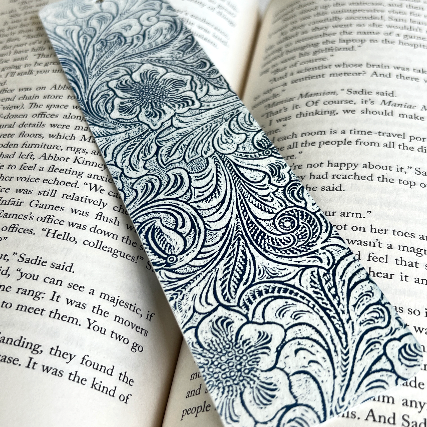 White Flora | Bookmark